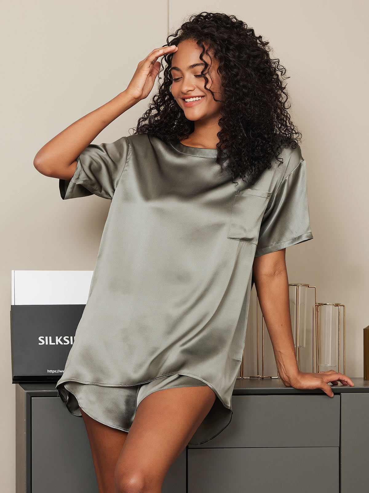 Pure Silk Short Sleeve Round Neck Women's Pajamas Set